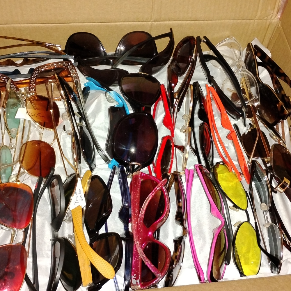 Mystery Box of Stylish Sunglasses and Glasses. Unsorted. 5lb Box. 75-100 Per Box - Picture 6 of 14